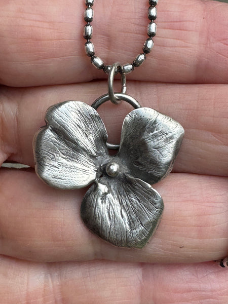 Hydrangea flower pendant