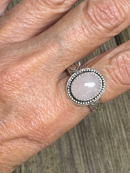 Rose quartz ring