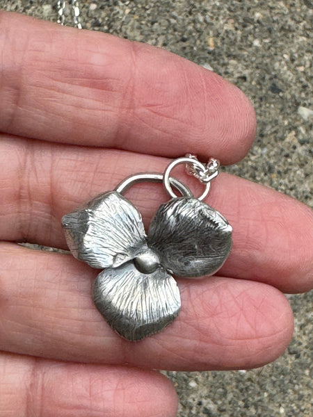 Hydrangea flower pendant