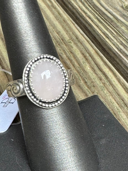 Rose quartz ring