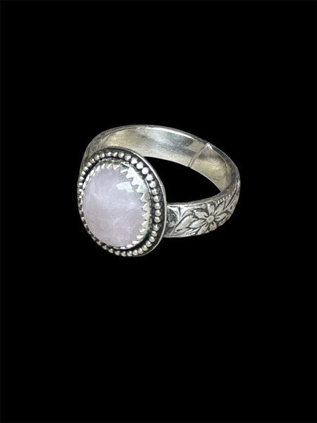 Rose quartz ring