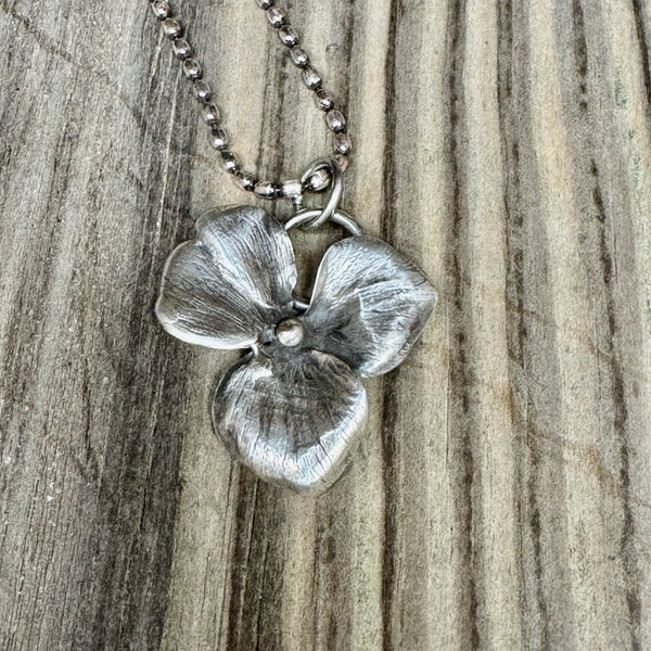 Hydrangea flower pendant