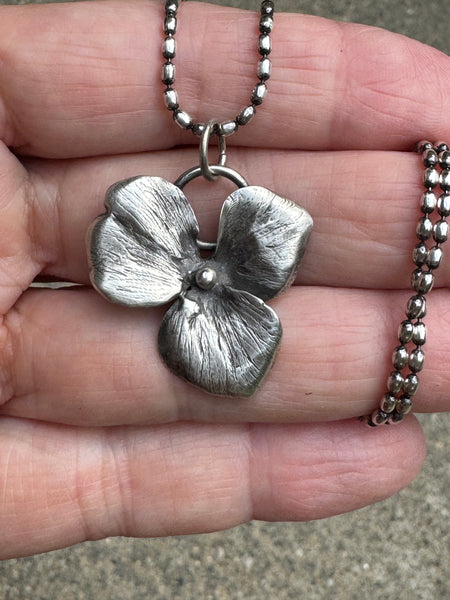 Hydrangea flower pendant