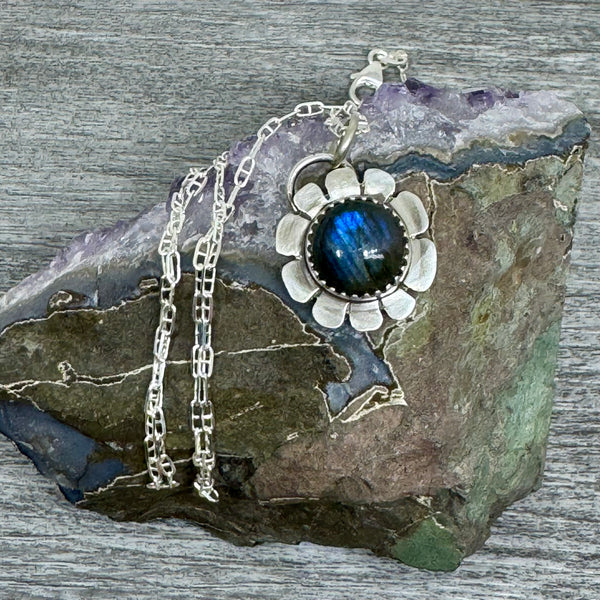 Labradorite flower pendant