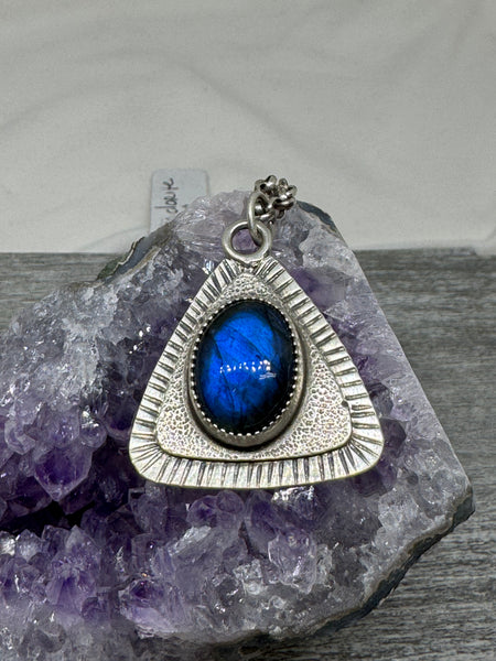 Labradorite silver pendant