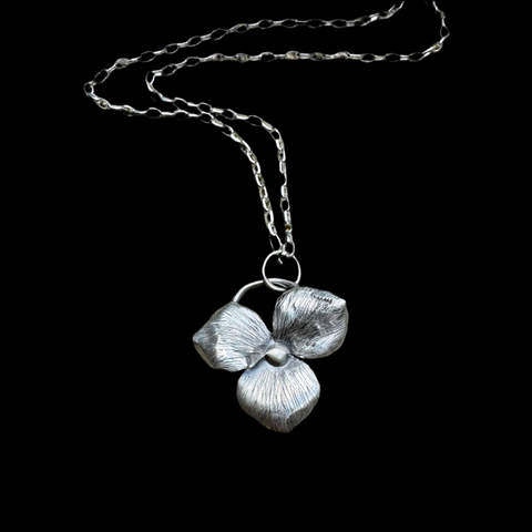 Hydrangea flower pendant