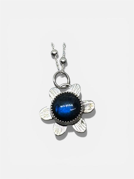 Labradorite flower silver pendant
