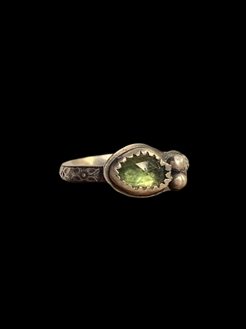 Rose cut Peridot and silver ring