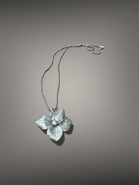 Hydrangea flower pendant