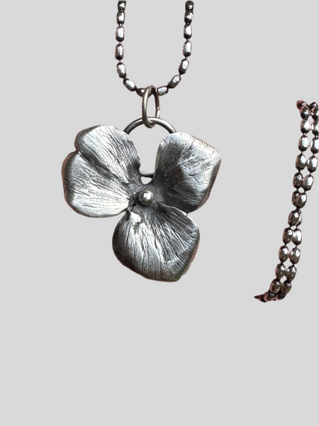 Hydrangea flower pendant