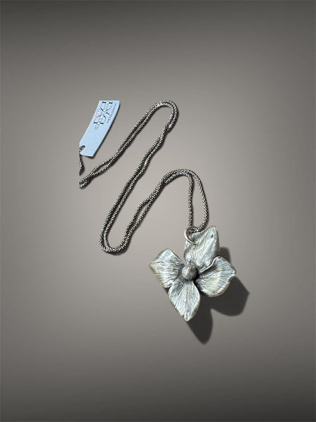 Hydrangea flower pendant