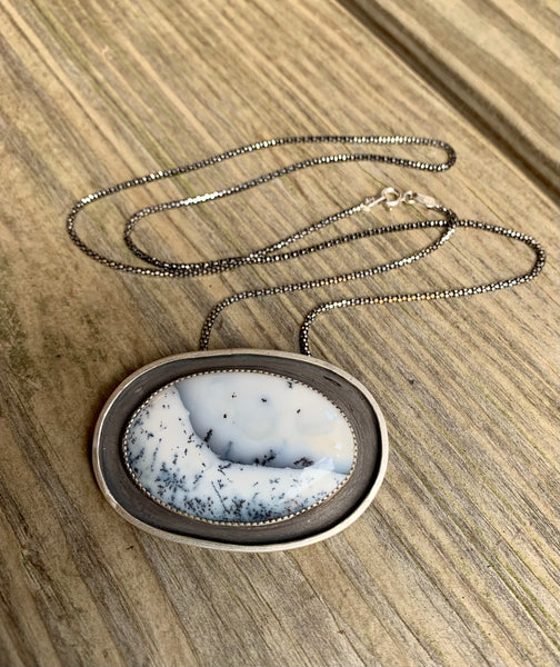 Dendritic agate stone pendant necklace